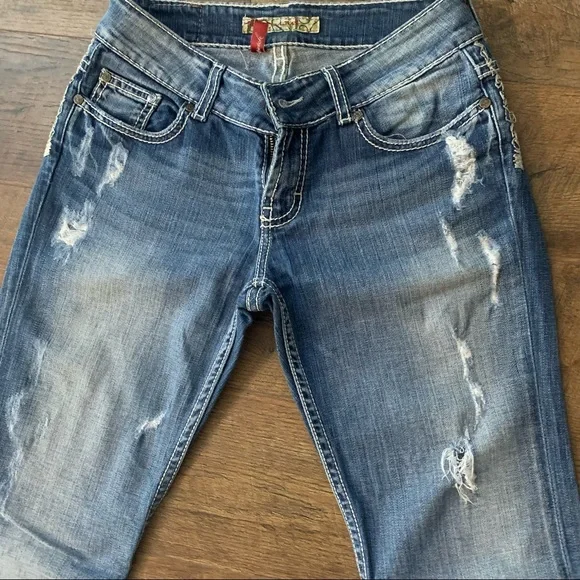 BKE Distressed Boot Cut Denim Jean Bundle 26 X 33 1/2 and 26 x 31 1/2 - Picture 10 of 14